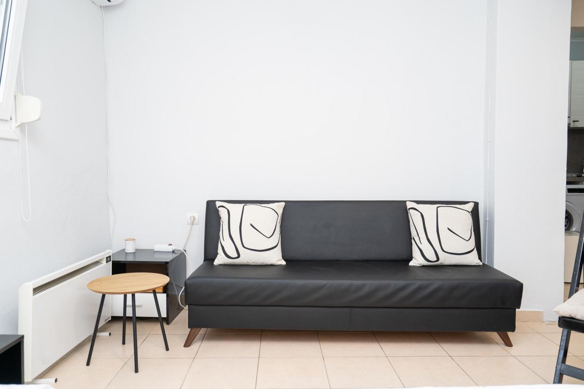 Marintheo House Apartment Drama